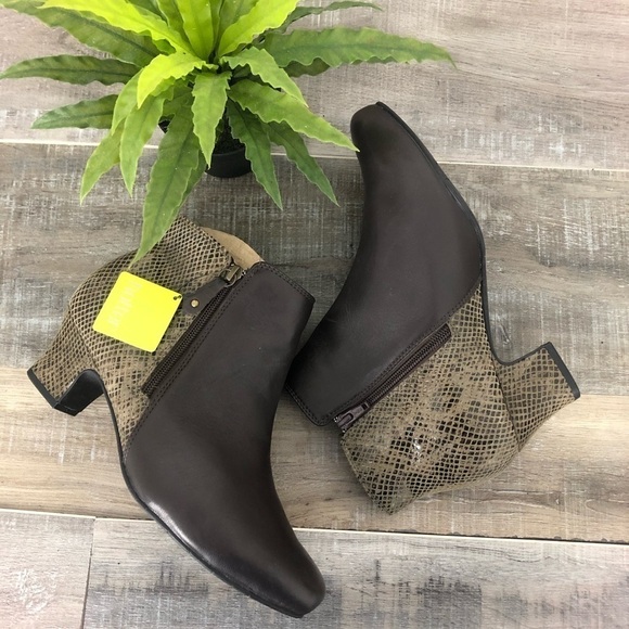 HOTTER Delight  Brown Snake Print Leather Ankle Boot size 9 - Picture 3 of 12